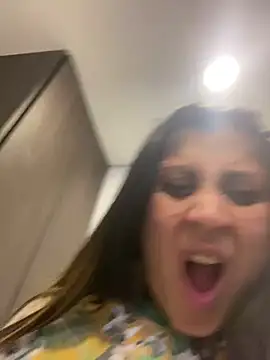 Snapshot of girl_anni chatting on 03-07-25, 11:27 girl anni online show from 03-07-25, 11:27