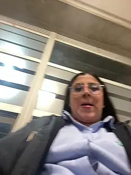 Snapshot of girl_anni chatting on 03-14-25, 02:31 girl anni online show from 03-14-25, 02:31