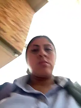 Snapshot of girl_anni chatting on 03-17-25, 10:38 girl anni online show from 03-17-25, 10:38