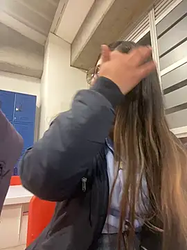 Snapshot of girl_anni chatting on 03-21-25, 01:02 girl anni online show from 03-21-25, 01:02