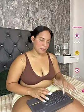Snapshot of Violetrousse chatting on 07-30-26, 05:12 Violetrousse online show from 07-30-26, 05:12