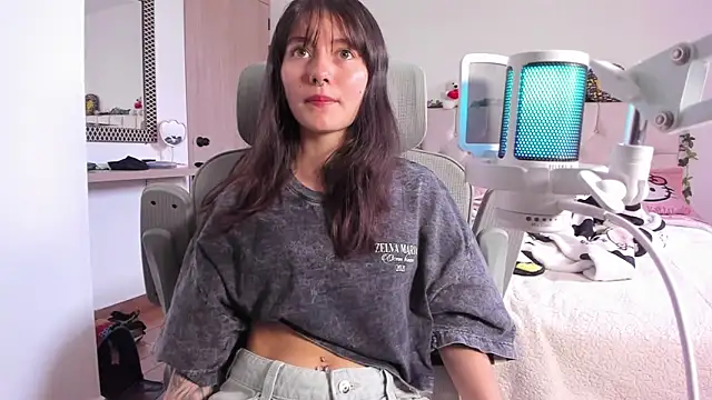 Snapshot of Sakito_Tokio chatting on 10-30-25, 04:52 Sakito Tokio online show from 10-30-25, 04:52