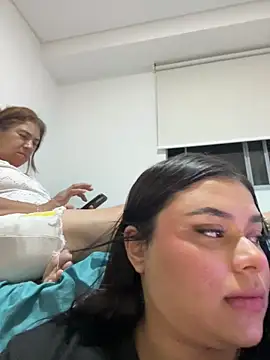 alissonfernandez  online show from 02-02-25, 01:34