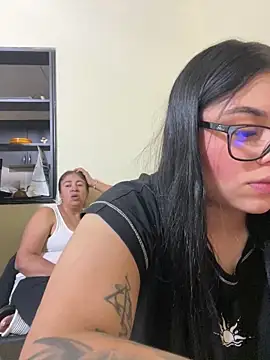 alissonfernandez  online show from 09-10-25, 10:43