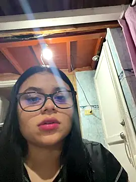 alissonfernandez  online show from 10-07-25, 10:56