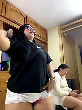 alissonfernandez  online show from 10-16-25, 11:22