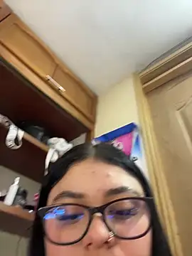 alissonfernandez  online show from 03-04-26, 12:44