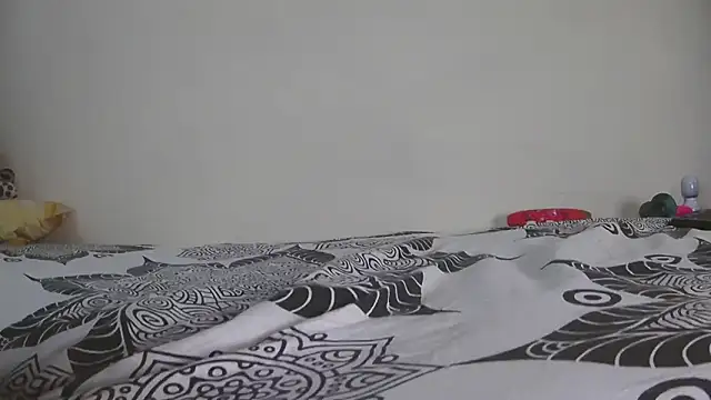 Snapshot of Nadesdhaa chatting on 11-07-25, 01:44 Nadesdhaa online show from 11-07-25, 01:44