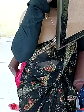 Snapshot of Simran-Kudi chatting on 02-19-25, 02:23 Simran-Kudi online show from 02-19-25, 02:23