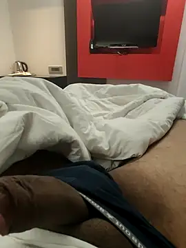 Snapshot of IndianM5823 chatting on 10-11-25, 12:32 IndianM5823 online show from 10-11-25, 12:32