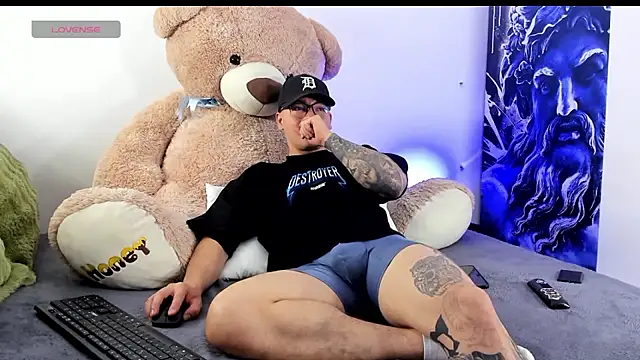 boyc022  online show from 01-17-26, 02:27