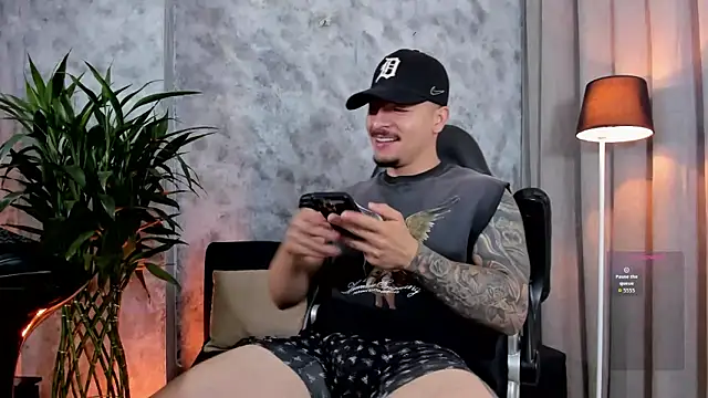 boyc022  online show from 04-21-26, 12:22