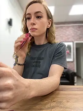  AngelMoon  online show from 09-18-25, 04:03