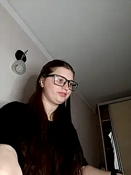 Snapshot of kila_lo chatting on 02-15-25, 03:39 kila lo online show from 02-15-25, 03:39