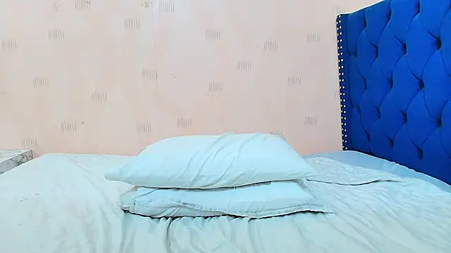 hornybarelylegalgirl online show from 03-02-25, 03:59