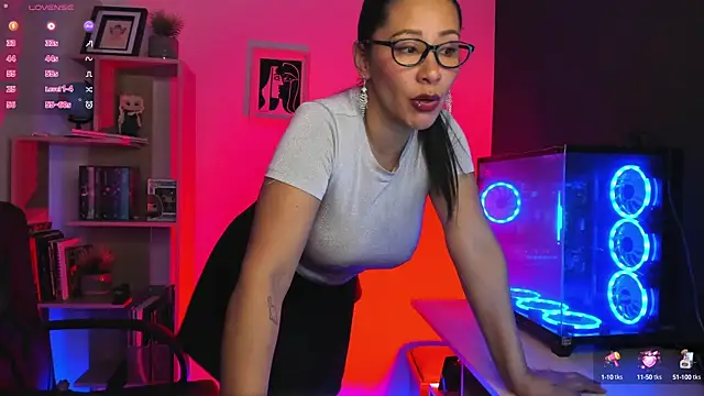 Sue Wolls online show from 01-07-25, 03:03