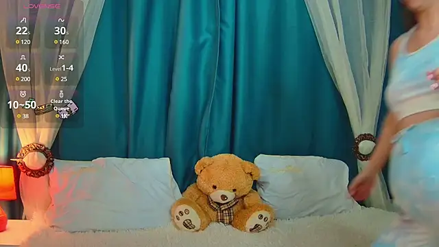 Snapshot of AliceBYKiss chatting on 03-06-25, 12:30 AliceBYKiss online show from 03-06-25, 12:30