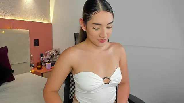 Snapshot of AniiRose chatting on 11-19-25, 03:06 AniiRose online show from 11-19-25, 03:06