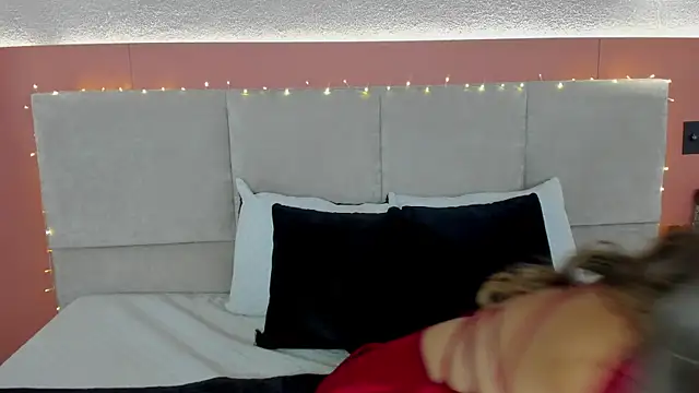 Snapshot of AniiRose chatting on 12-05-25, 01:25 AniiRose online show from 12-05-25, 01:25