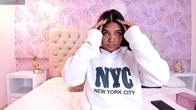 Carolina Evanss online show from 02-01-25, 03:41