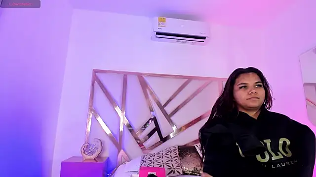 Carolina Evanss online show from 03-16-25, 03:25