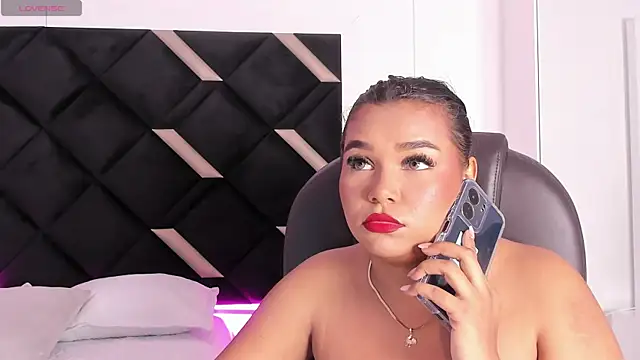 Carolina Evanss online show from 03-27-26, 03:56