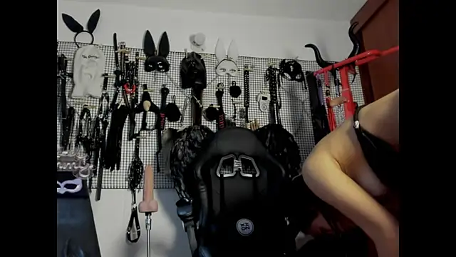 Snapshot of Evil_sammy chatting on 05-29-26, 07:45 Evil sammy online show from 05-29-26, 07:45