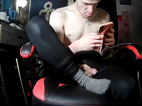 ATwinkie online show from 04-19-26, 07:49