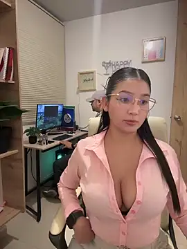 Snapshot of licky_lu chatting on 05-03-26, 01:44 licky lu online show from 05-03-26, 01:44