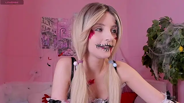 Katty Lights online show from 10-31-25, 11:33