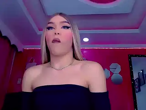 TiffanyMackensyy online show from 10-28-25, 10:01