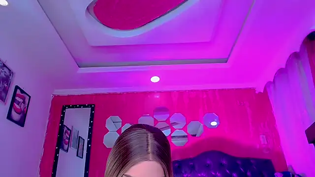 TiffanyMackensyy online show from 04-26-26, 12:30