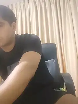 estudiante69 online show from 12-12-24, 03:21