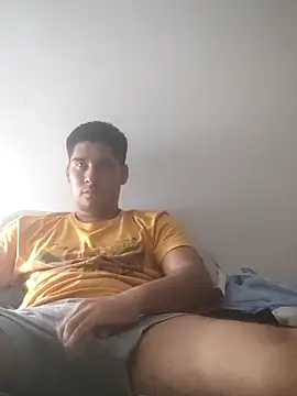 estudiante69 online show from 12-31-24, 04:38