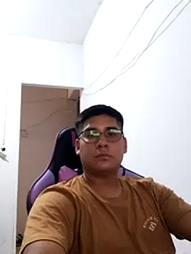 estudiante69 online show from 02-13-26, 02:46