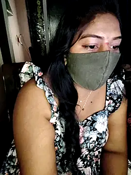 Snapshot of RomeoJuliet345 chatting on 11-26-25, 10:38 RomeoJuliet345 online show from 11-26-25, 10:38