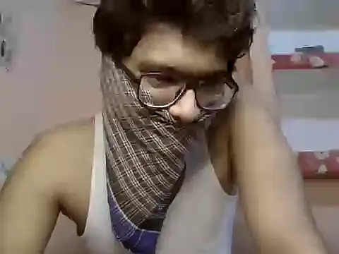 Snapshot of utkarsh_240 chatting on 09-29-25, 10:31 utkarsh 240 online show from 09-29-25, 10:31