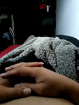 Snapshot of Alee3xxx chatting on 11-25-25, 02:06 Alee3xxx online show from 11-25-25, 02:06