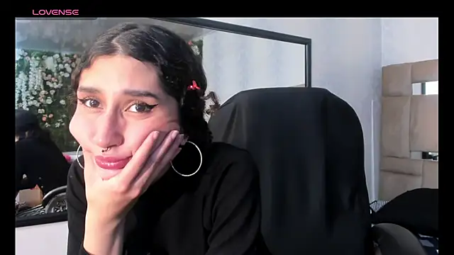 Queenjenn   online show from 02-13-25, 03:24