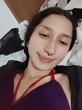Snapshot of Queenjenn__ chatting on 06-17-26, 12:13 Queenjenn online show from 06-17-26, 12:13