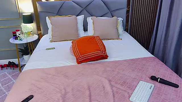 AvaCristal online show from 03-29-26, 06:08