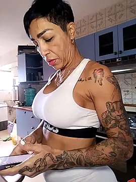 Alison fitness online show from 11-23-25, 01:22