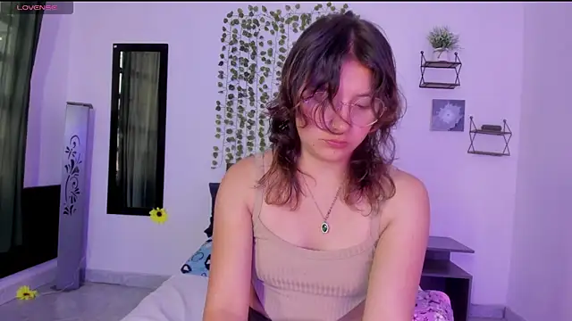 Noellesable online show from 02-08-25, 06:12