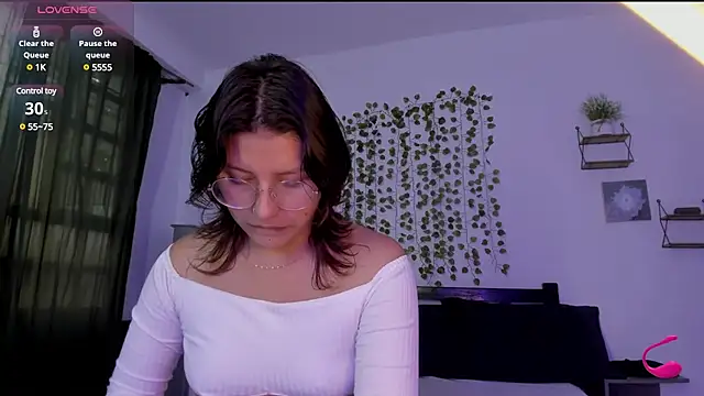 Noellesable online show from 02-20-25, 06:35