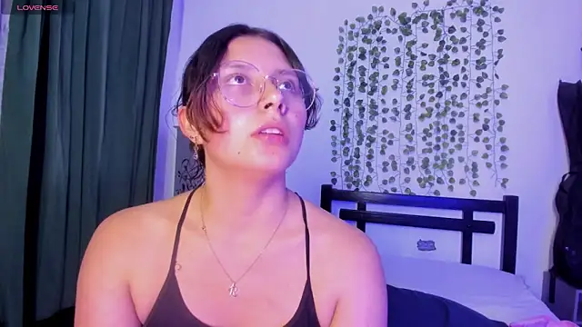 Noellesable online show from 03-07-25, 01:42