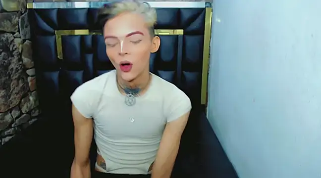 Luna and valery online show from 02-04-25, 08:17