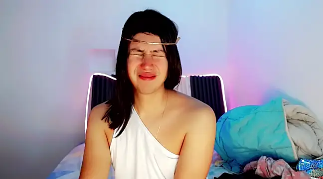 Snapshot of Oxana-Novikov chatting on 12-05-24, 10:23 Oxana-Novikov online show from 12-05-24, 10:23