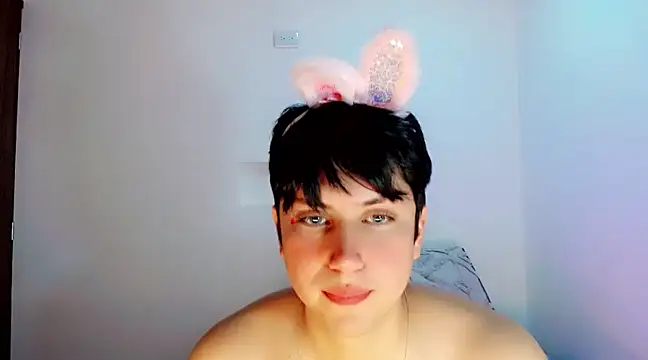 Snapshot of Oxana-Novikov chatting on 12-19-24, 12:34 Oxana-Novikov online show from 12-19-24, 12:34