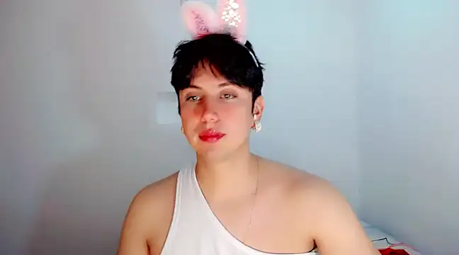 Snapshot of Oxana-Novikov chatting on 12-20-24, 04:09 Oxana-Novikov online show from 12-20-24, 04:09