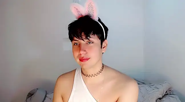 Snapshot of Oxana-Novikov chatting on 12-20-24, 10:00 Oxana-Novikov online show from 12-20-24, 10:00